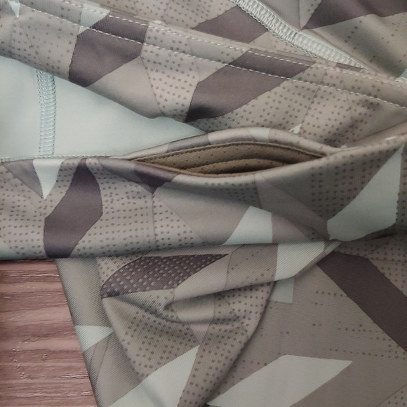 Patagonia Women's Centered Crops - Picture 6 of 6